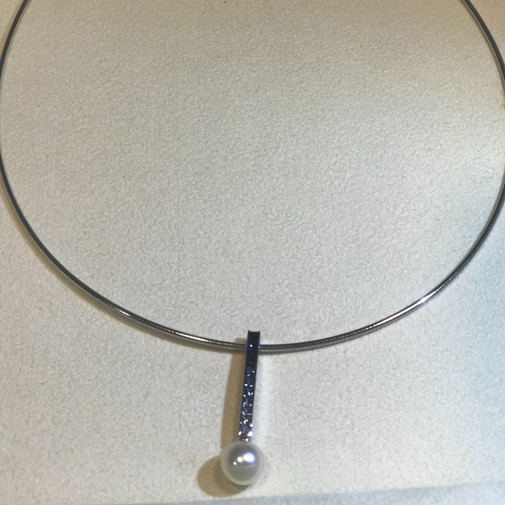 Mikimoto Pear and blue sapphire necklace